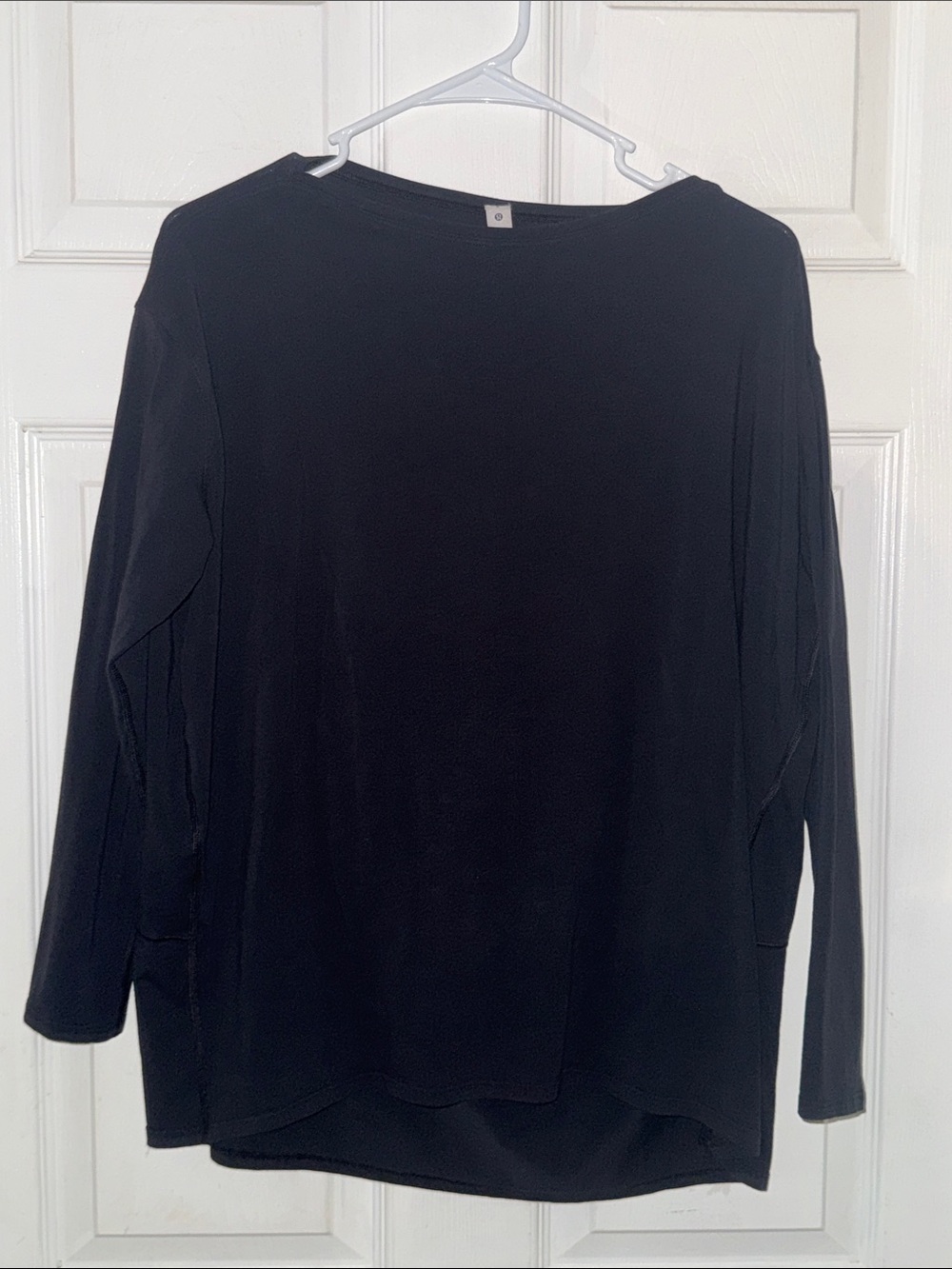 lululemon Back In Action Black Long-Sleeve Top Size 8 - Picture 3 of 8